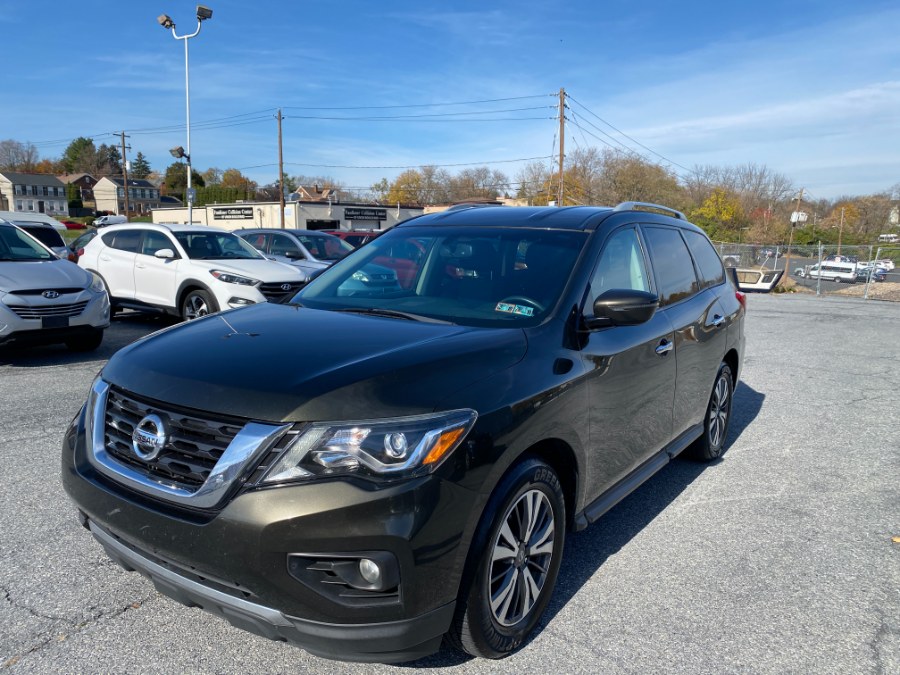Used 2017 Nissan Pathfinder in Bethlehem, Pennsylvania | Best Auto Deals LLC. Bethlehem, Pennsylvania