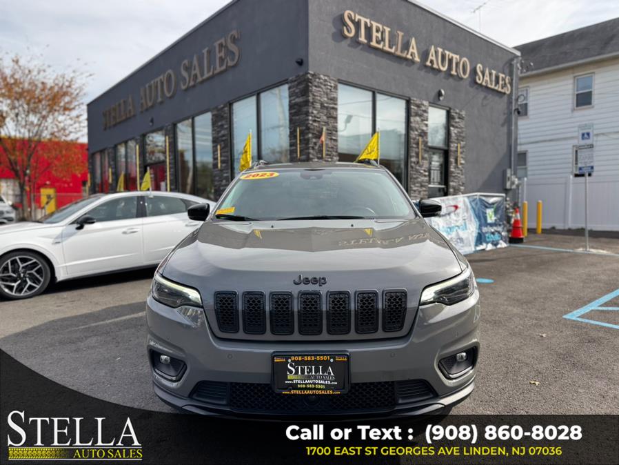 2023 Jeep Cherokee Altitude Lux's photo