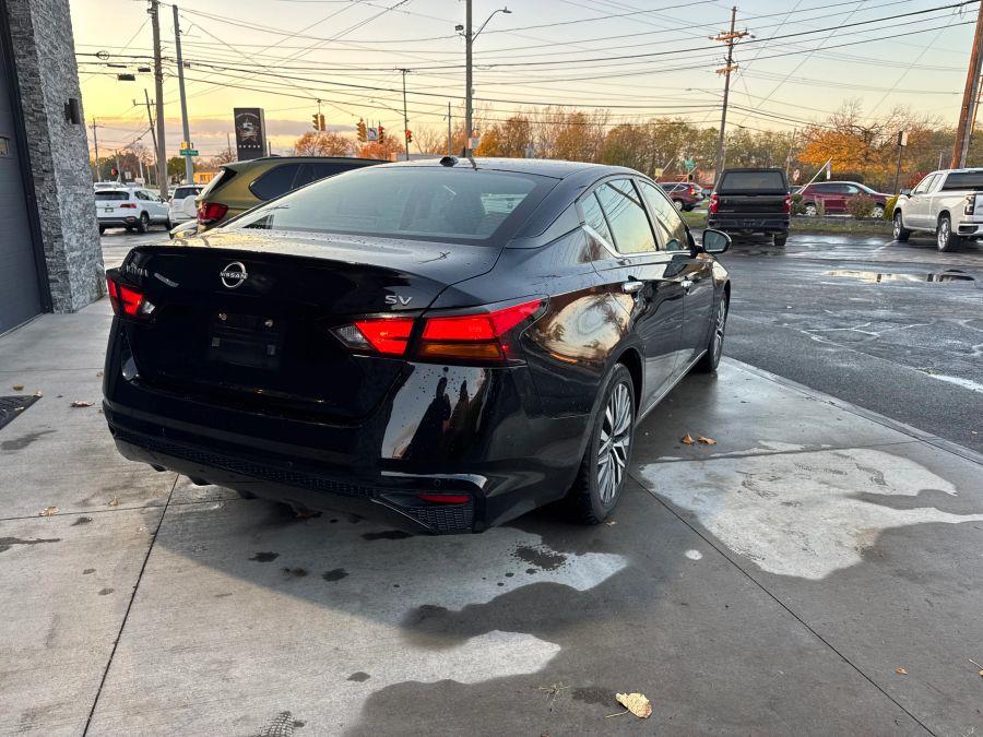 2023 Nissan Altima 2.5 SV photo 3