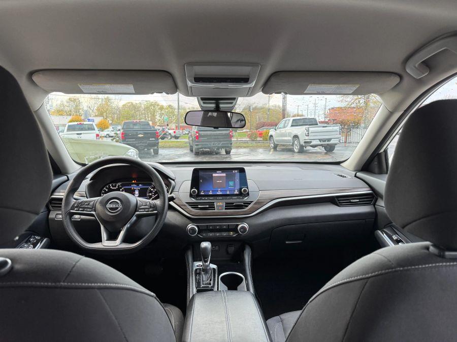 2023 Nissan Altima 2.5 photo 2