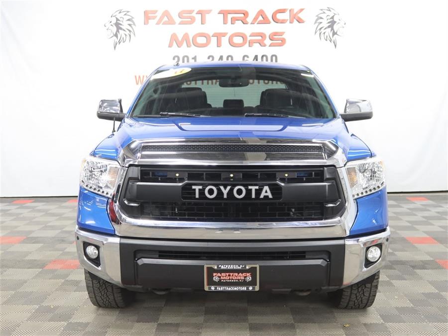 2017 Toyota Tundra CrewMax Limited photo 2