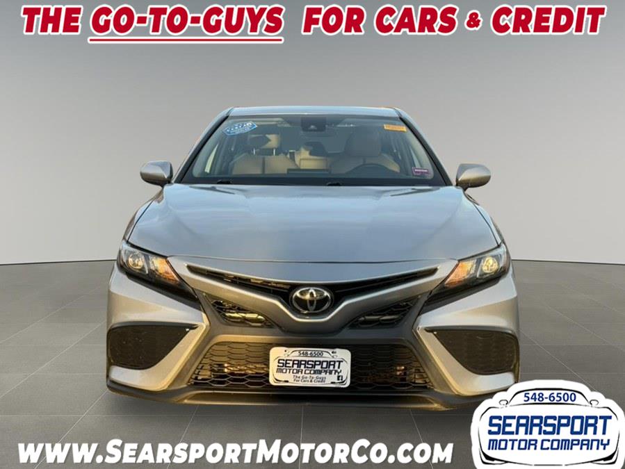 2021 Toyota Camry SE photo 2