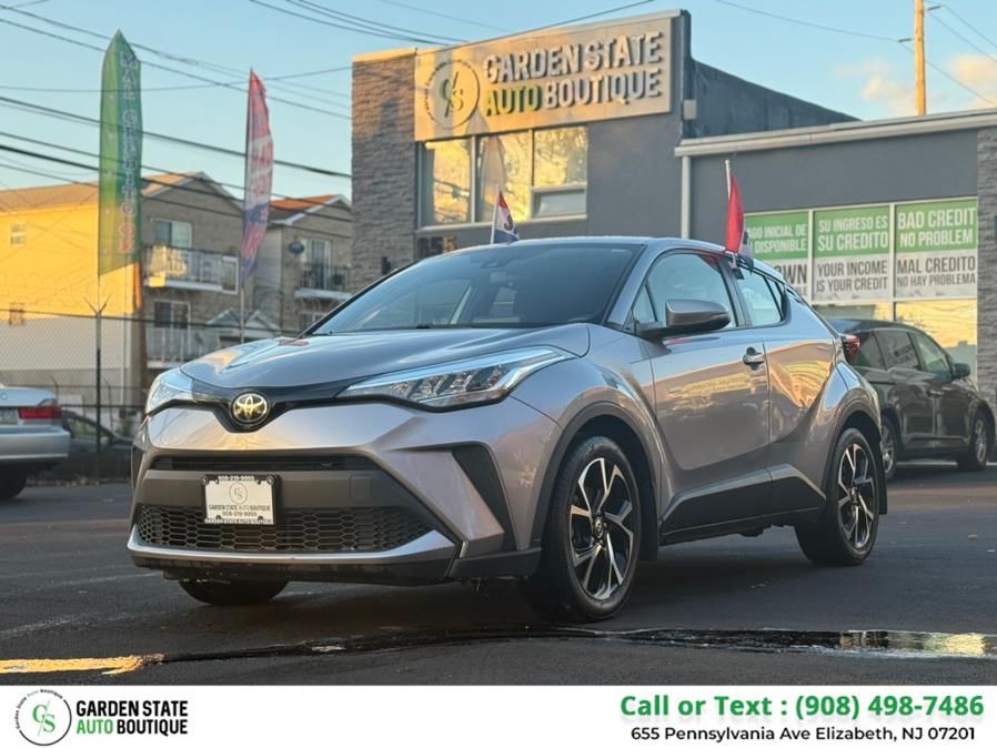 2020 Toyota C-HR XLE's photo