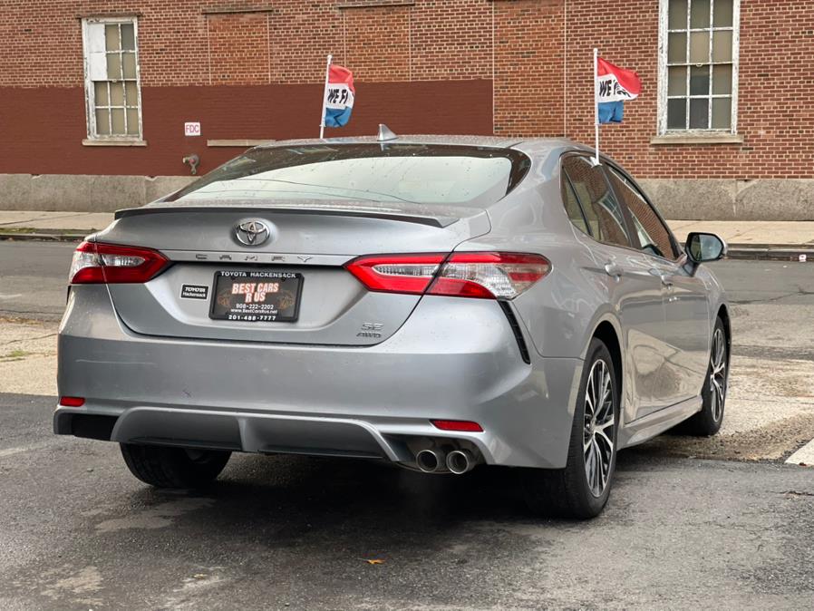 2020 Toyota Camry SE photo 4