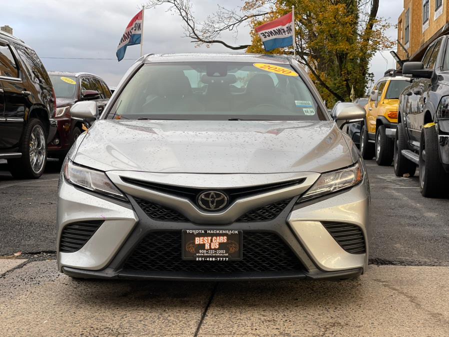 2020 Toyota Camry SE photo 2