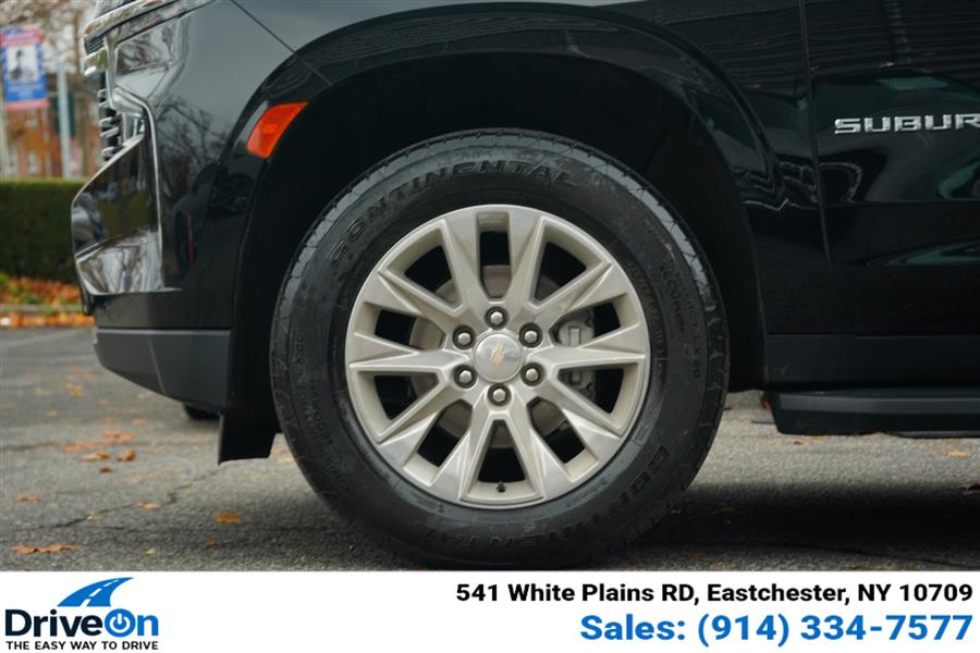 2024 Chevrolet Suburban Premier photo 2