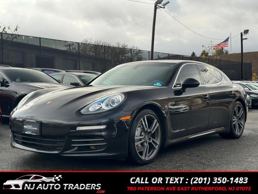 2014 Porsche Panamera 4S photo 2
