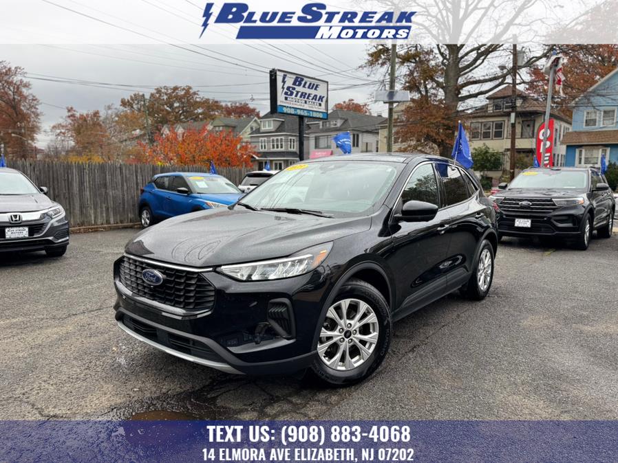 2023 Ford Escape Active's photo