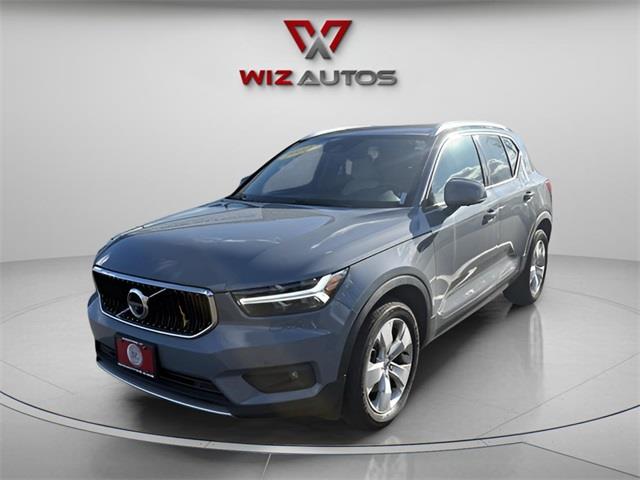 2022 Volvo XC40 Momentum