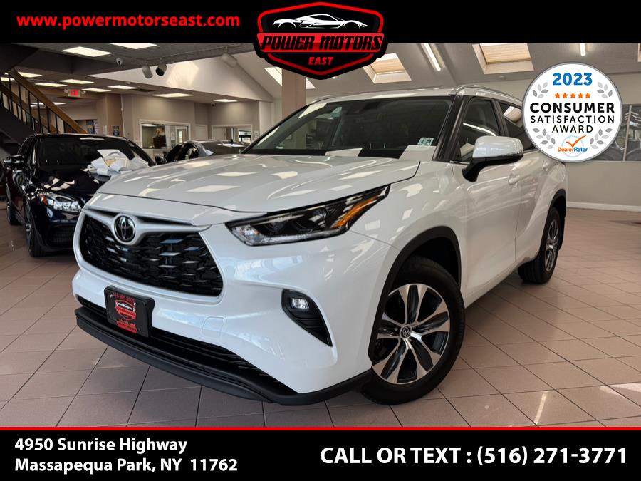 Used 2024 Toyota Highlander in Massapequa Park, New York | Power Motors East. Massapequa Park, New York