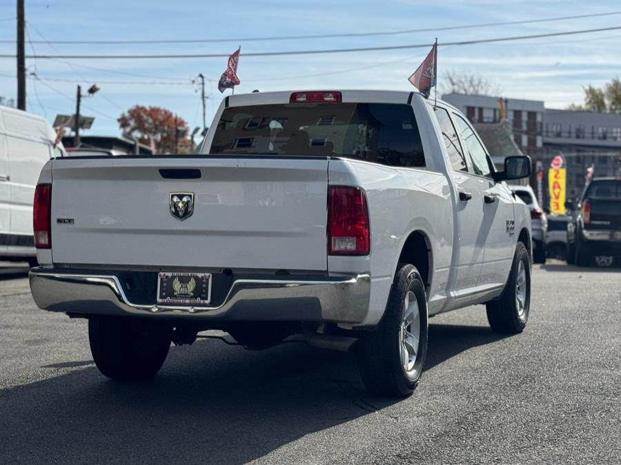 2024 Ram 1500 Classic SLT photo 4