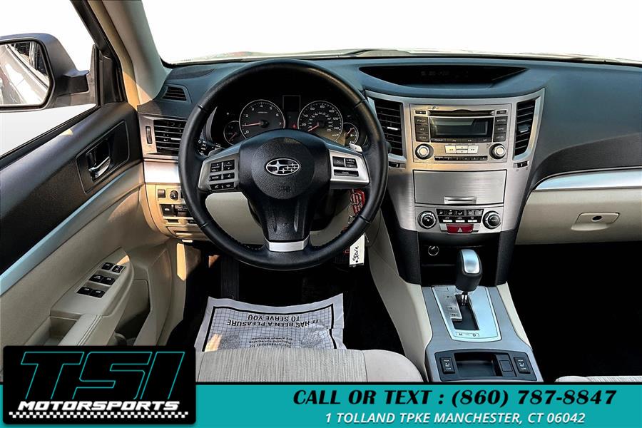 2013 Subaru Outback 2.5i Premium photo 4