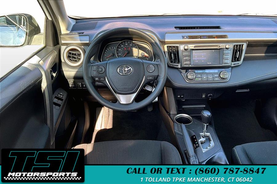 2014 Toyota RAV4 XLE photo 4