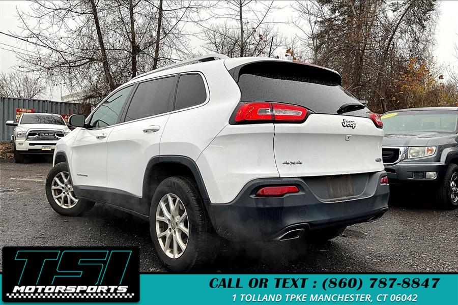 2016 Jeep Cherokee Latitude photo 3