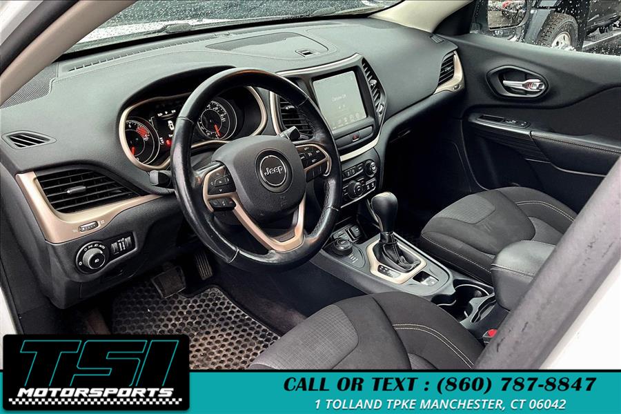 2016 Jeep Cherokee Latitude photo 4