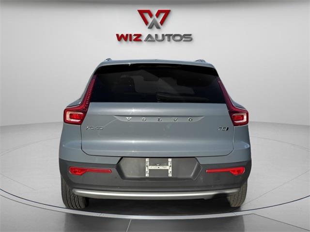 2022 Volvo XC40 Momentum photo 4