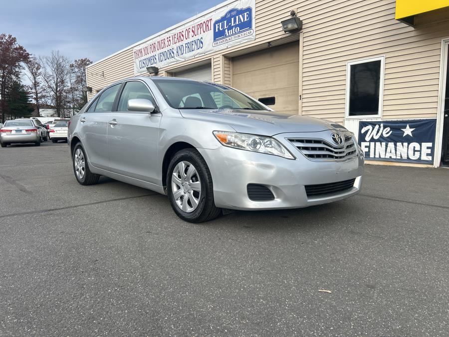 2011 Toyota Camry LE photo 2