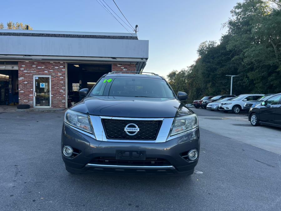 Used 2014 Nissan Pathfinder in Swansea, Massachusetts | Gas On The Run. Swansea, Massachusetts