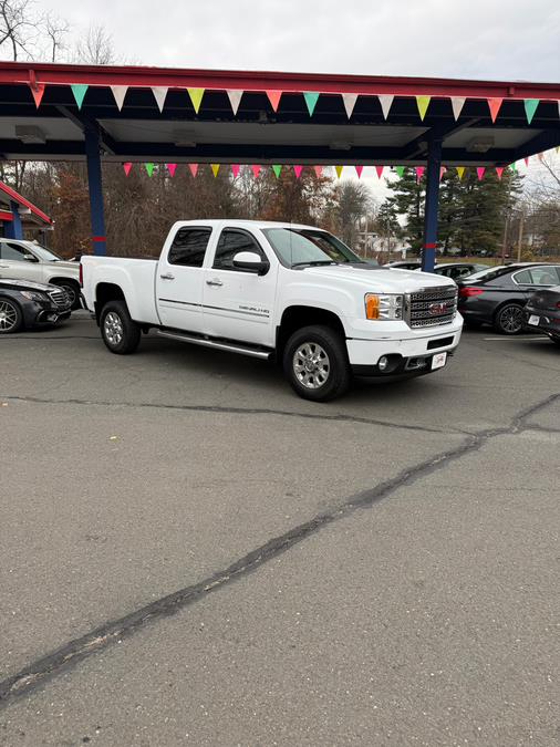 2011 GMC Sierra 2500HD 4WD Crew Cab 153.7" Denali, available for sale in Windsor Locks, Connecticut | JANNA MOTORS LLC. Windsor Locks, Connecticut