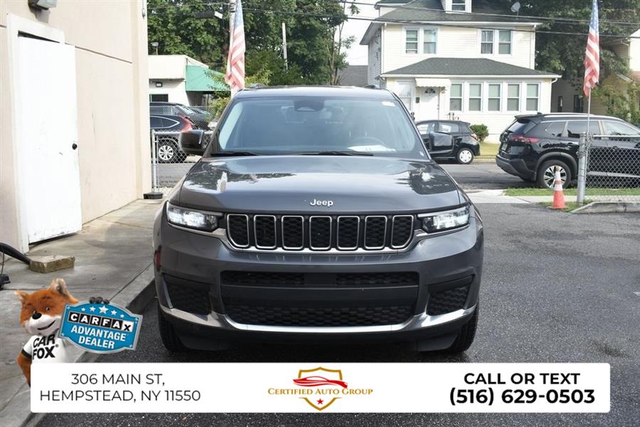 2021 Jeep Grand Cherokee Laredo photo 2