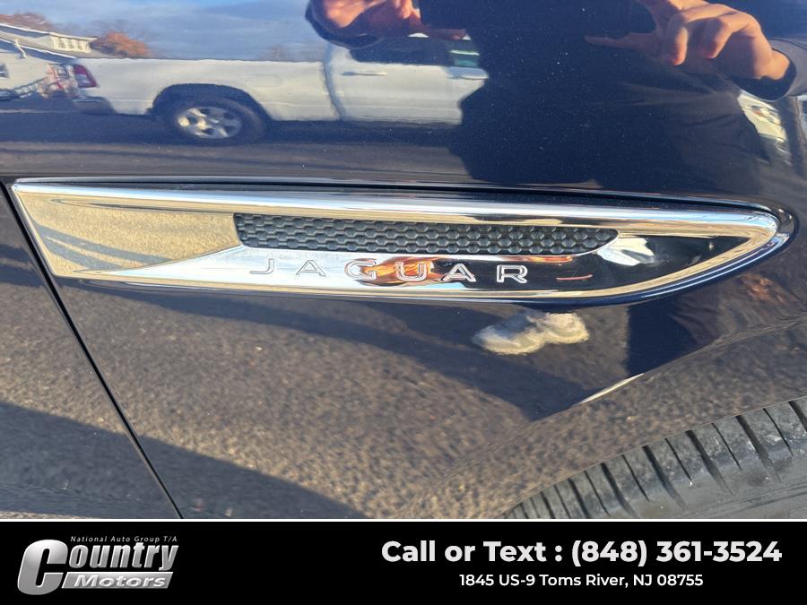2017 Jaguar F-PACE Prestige photo 3