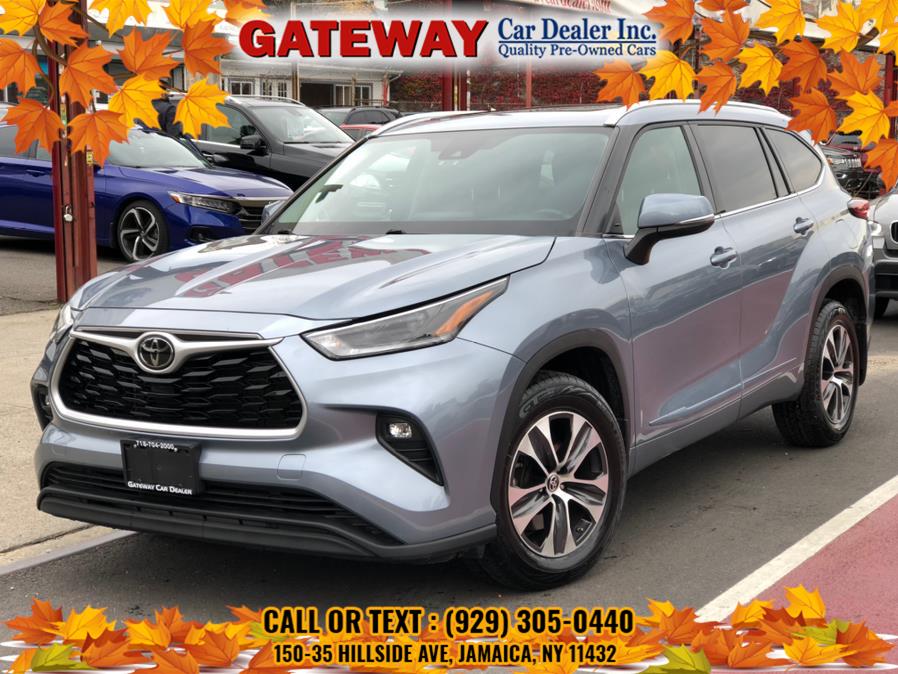 Used 2021 Toyota Highlander in Jamaica, New York | Gateway Car Dealer Inc. Jamaica, New York
