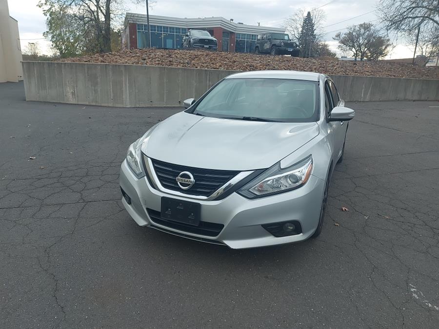 Used Nissan Altima 2.5 SR Sedan 2018 | Chadrad Motors llc. West Hartford, Connecticut
