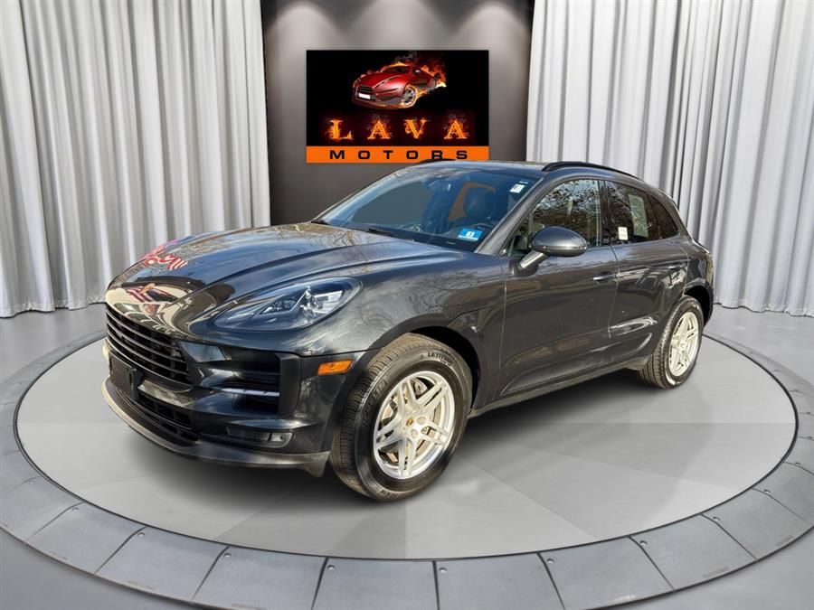 2020 Porsche Macan photo 3