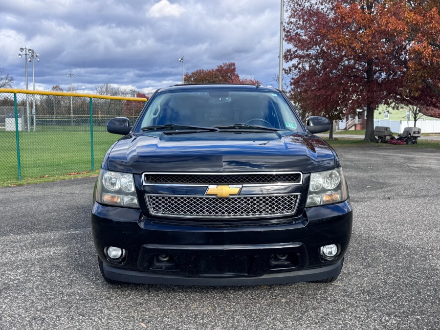 2011 Chevrolet Tahoe LT photo 2