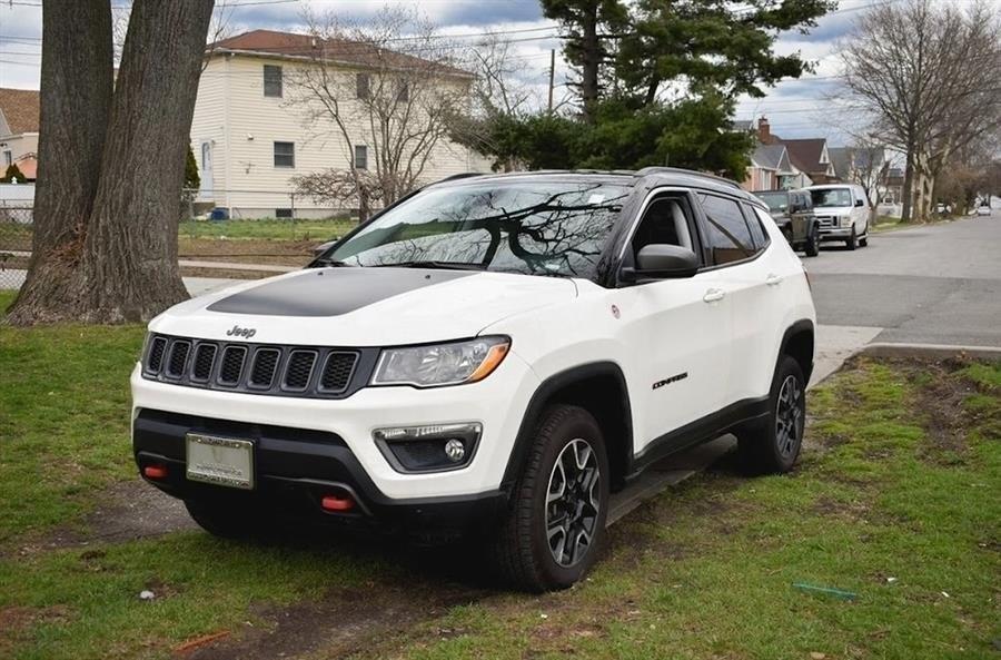 2024 Jeep Compass Trailhawk photo 2