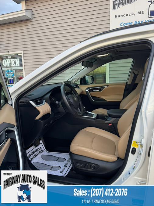 2022 Toyota RAV4 XLE Premium photo 4