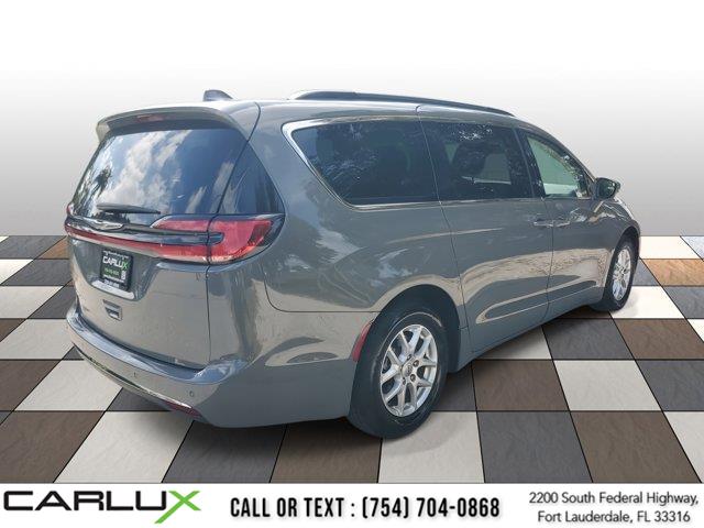 2022 Chrysler Pacifica Touring L photo 4