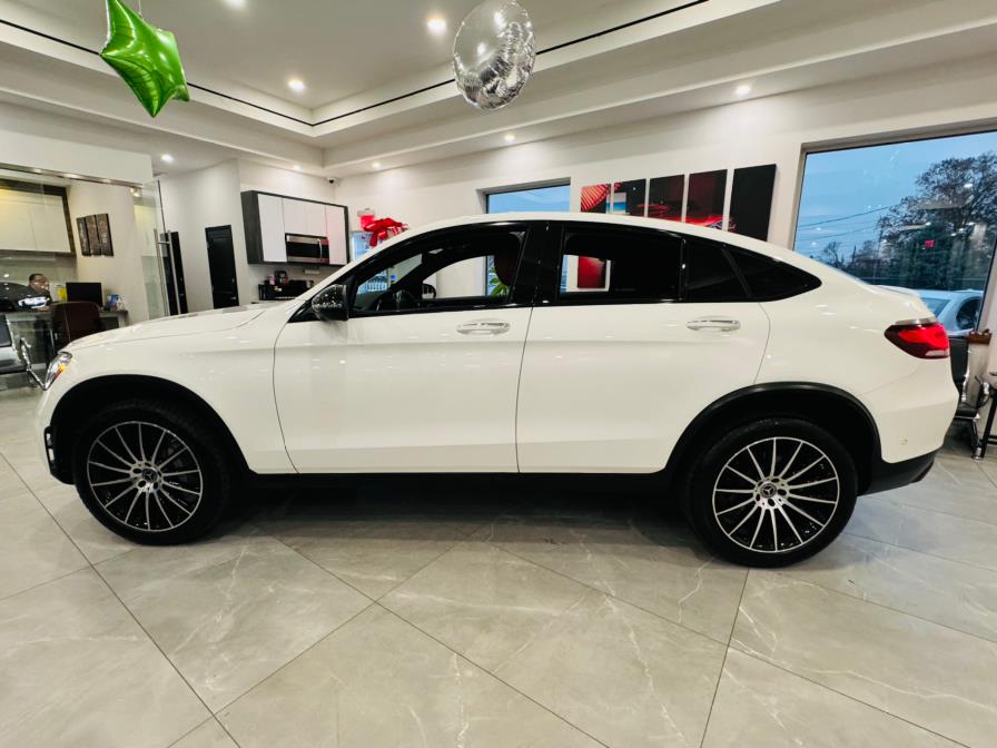 2023 Mercedes Benz GLC 300 4MATIC photo 2