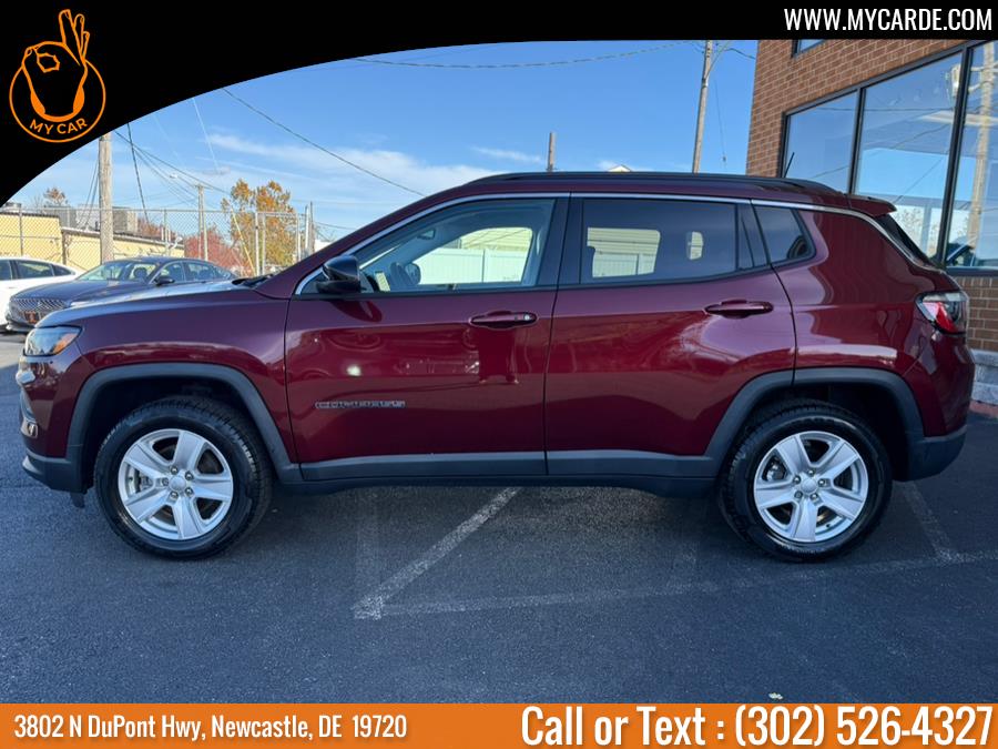 2022 Jeep Compass Latitude photo 3