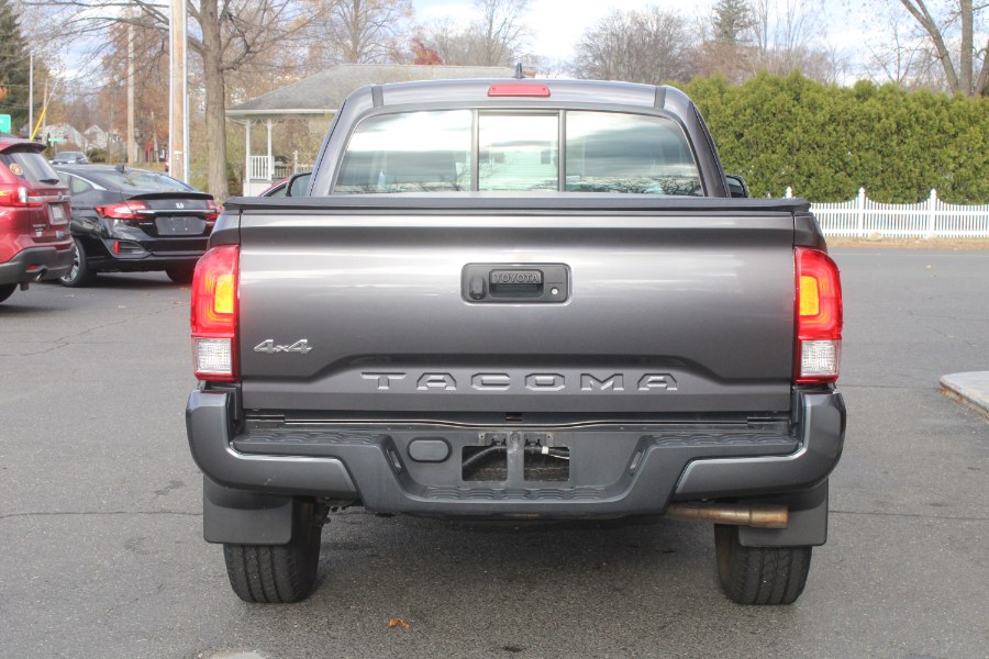 2017 Toyota Tacoma SR5 Access Cab 4x4 photo 4
