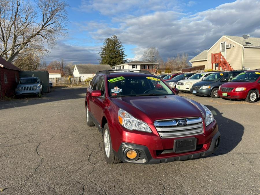 2013 Subaru Outback 4dr Wgn H4 Auto 2.5i Premium, available for sale in East Windsor, Connecticut | CT Car Co LLC. East Windsor, Connecticut