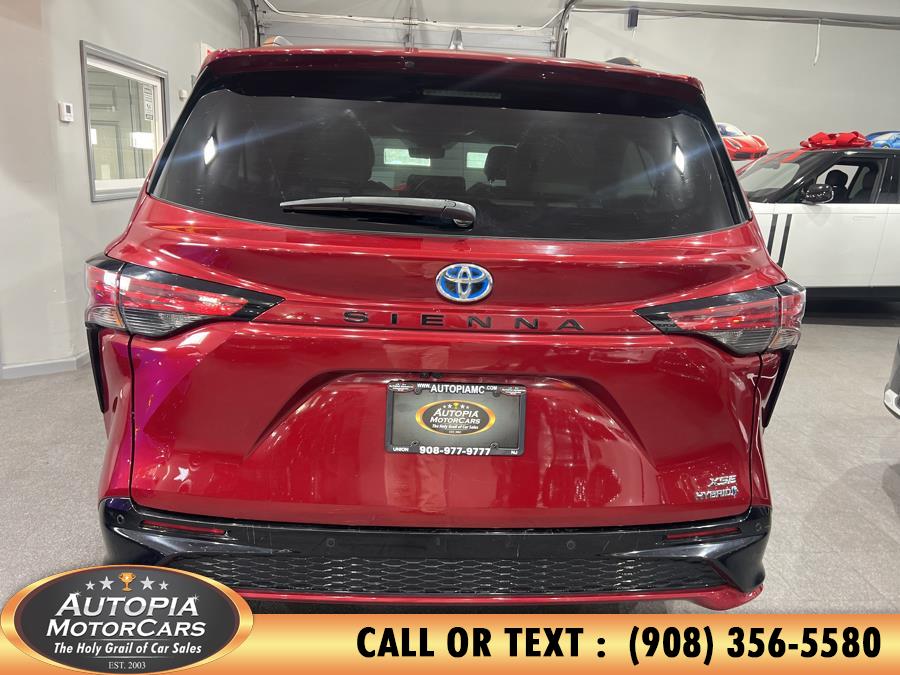2021 Toyota Sienna XSE photo 4