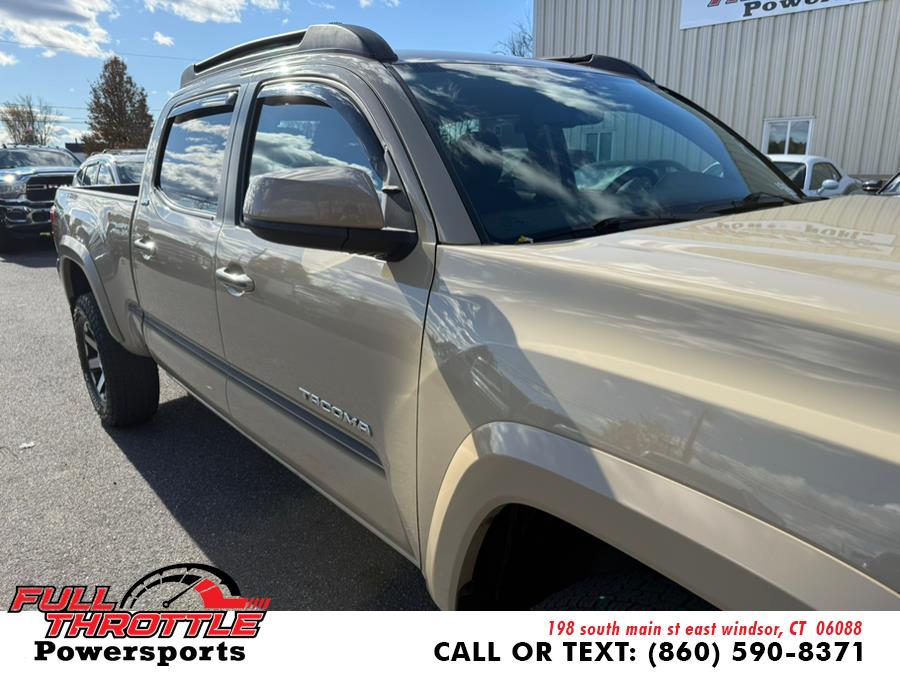 2016 Toyota Tacoma SR5 photo 2