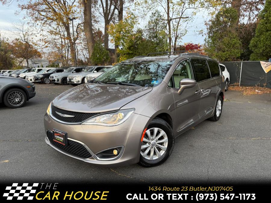 Used 2018 Chrysler Pacifica in Butler, New Jersey | The Car House. Butler, New Jersey