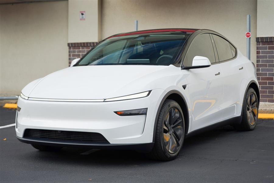 2026 Tesla New Model Y Long Range's photo