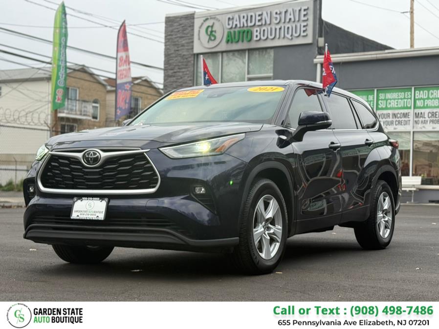 2021 Toyota Highlander LE's photo