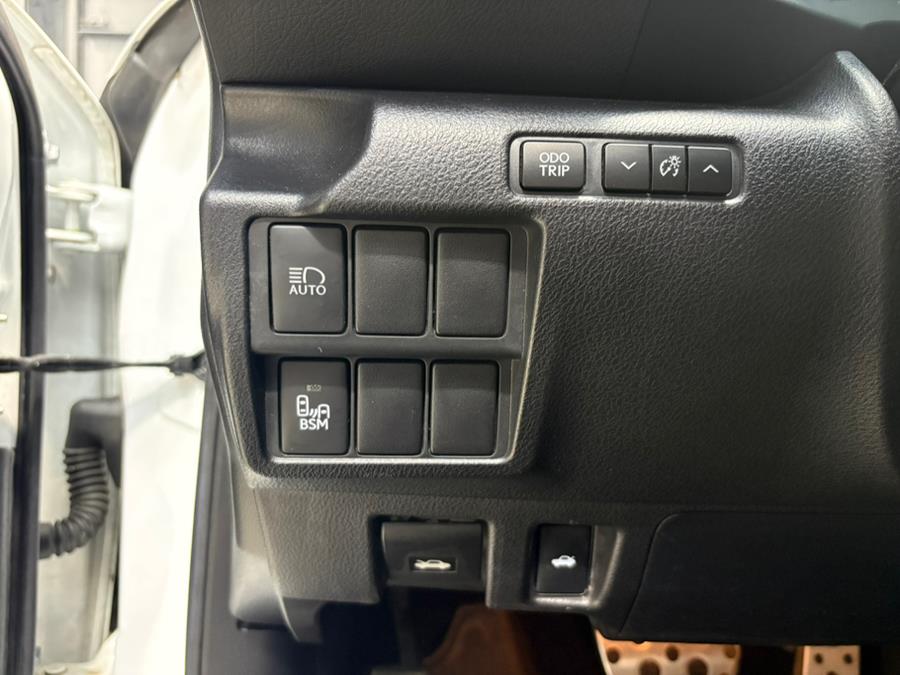 2018 Lexus IS 300 F SPORT AWD photo 3