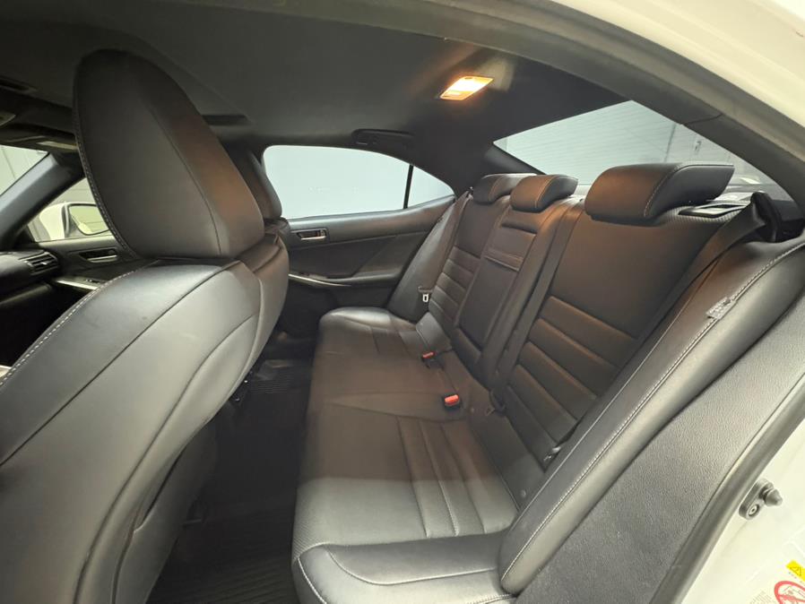 2018 Lexus IS 300 F SPORT AWD photo 4