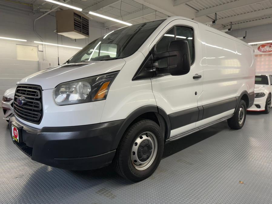 2015 Ford Transit Base's photo