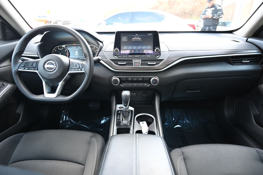 2024 Nissan Altima 2.5 SV photo 2