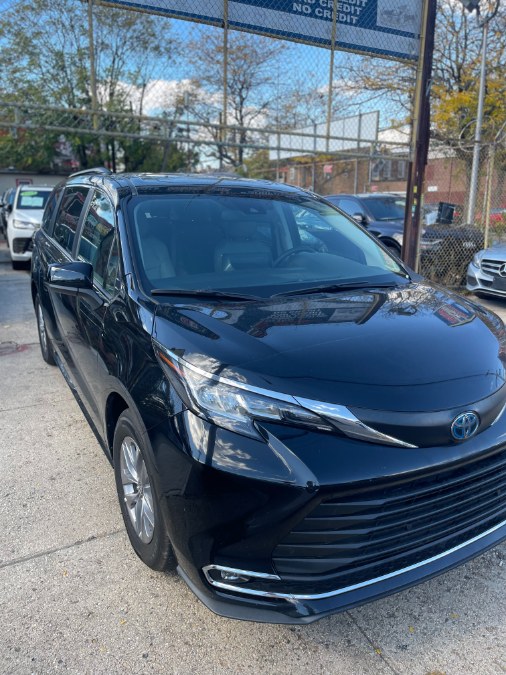 2025 Toyota Sienna XLE FWD 8-Passenger (Natl), available for sale in BROOKLYN, New York | Deals on Wheels International Auto. BROOKLYN, New York