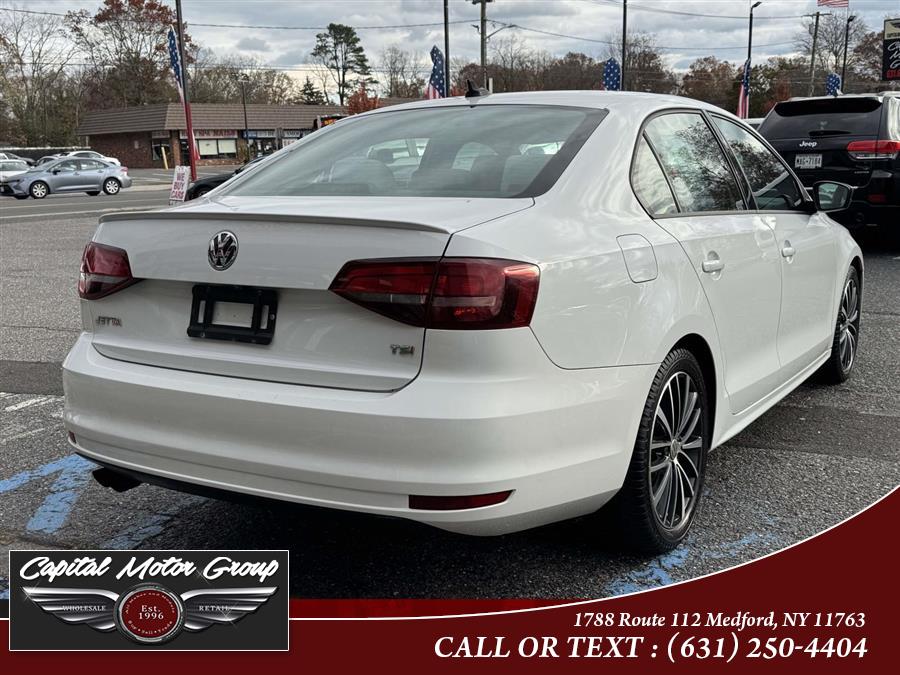 2016 Volkswagen Jetta 1.8T Sport photo 2