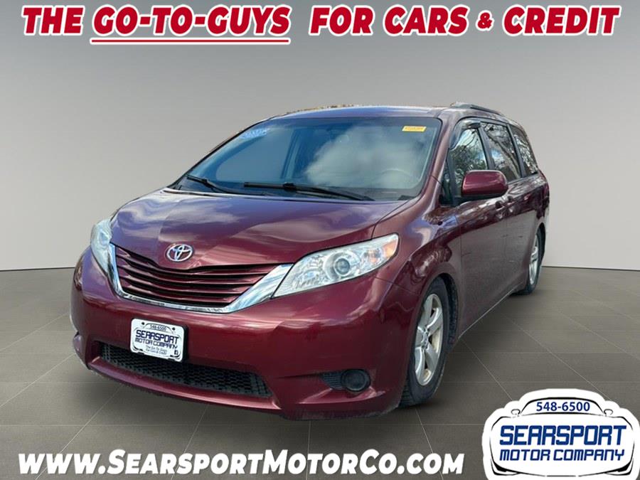 2017 Toyota Sienna LE's photo