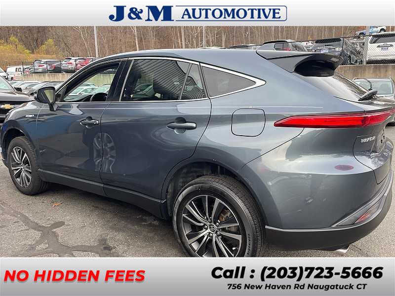 2021 Toyota Venza LE photo 3