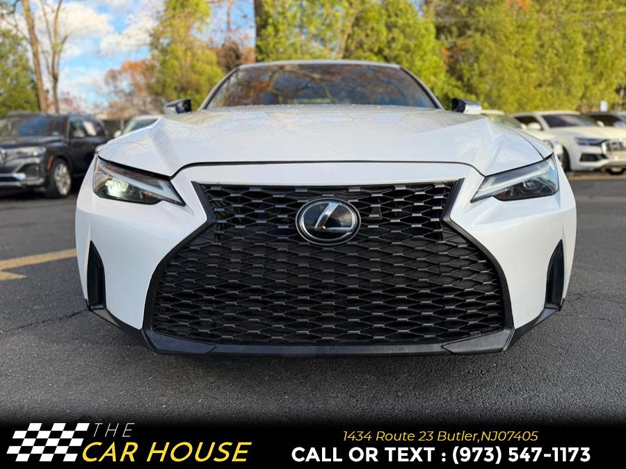 2021 Lexus IS 300 photo 4